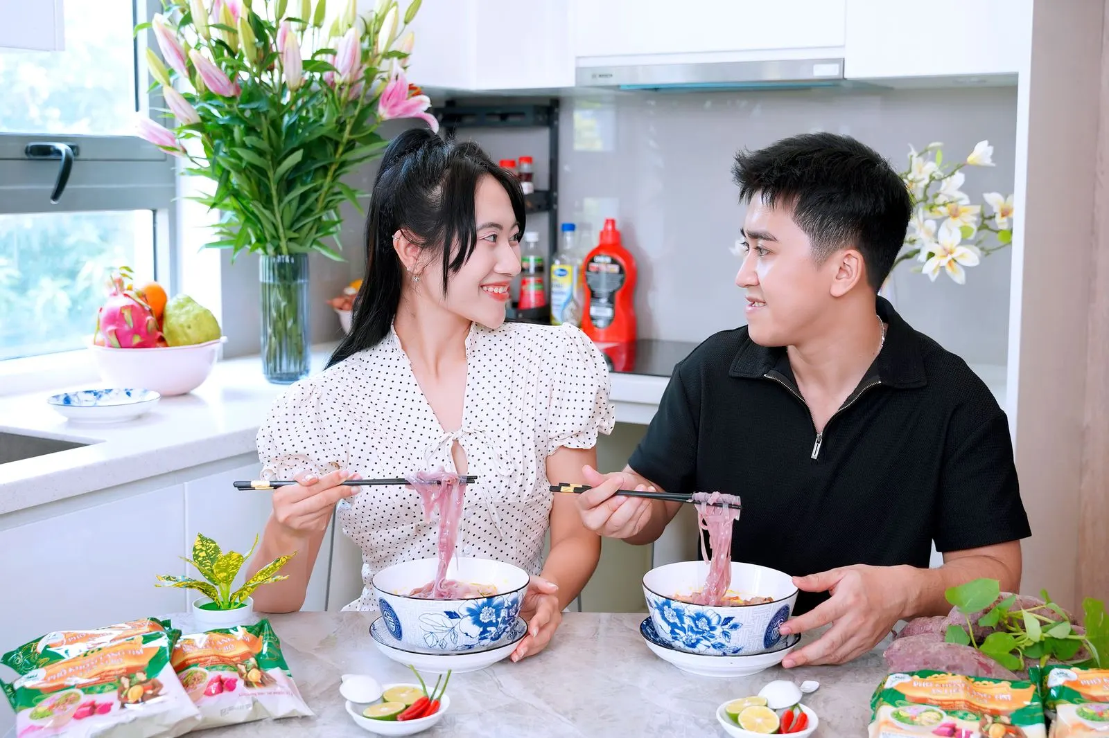 Cùng Ariking thưởng thức phở tím